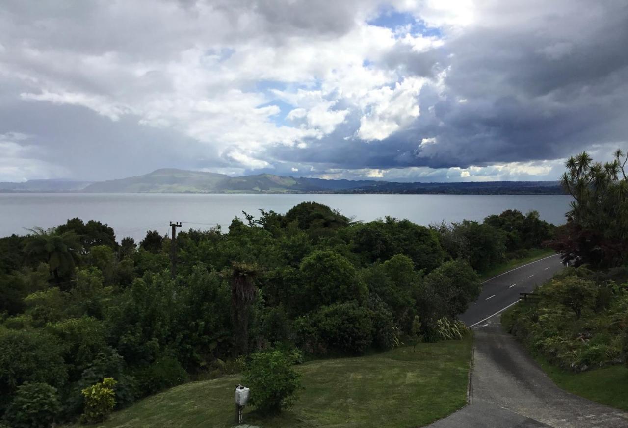 Spectacular Lake Views Rotorua Exterior photo